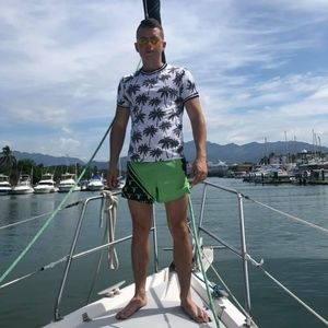 Meet your Posher, Petro